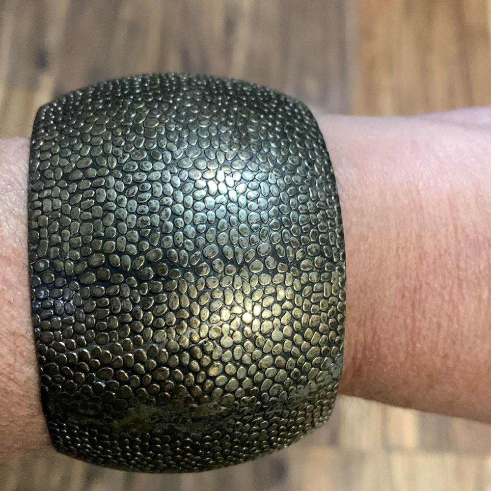 Wide bracelet